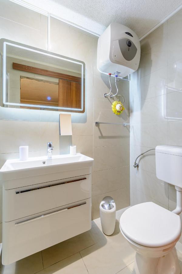 אומיס Villa Secluded Paradise מראה חיצוני תמונה