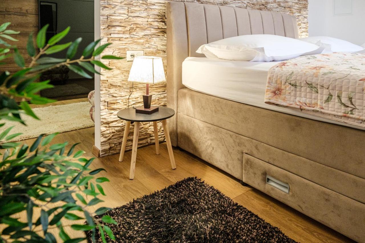 אומיס Villa Secluded Paradise מראה חיצוני תמונה