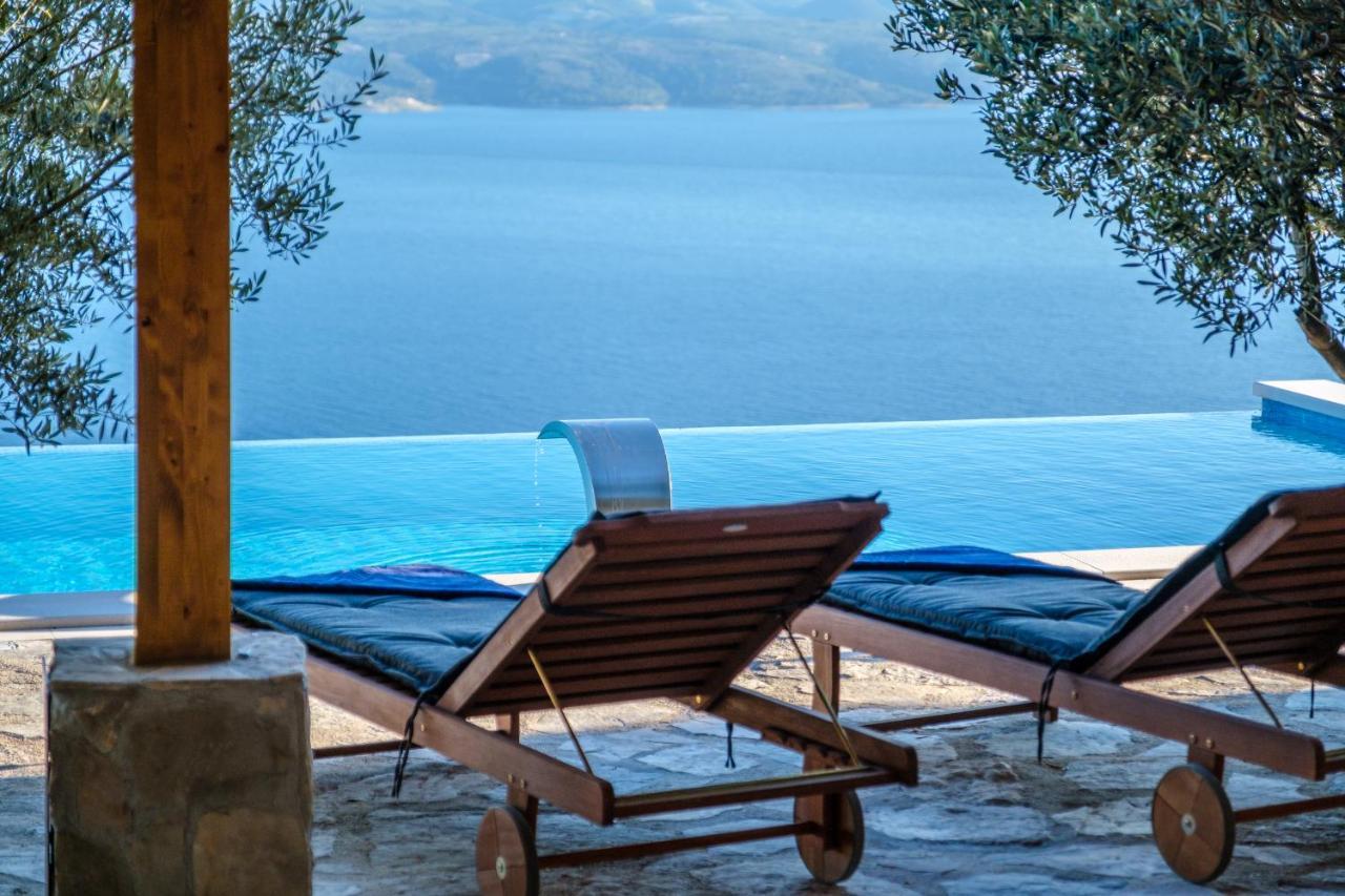 אומיס Villa Secluded Paradise מראה חיצוני תמונה