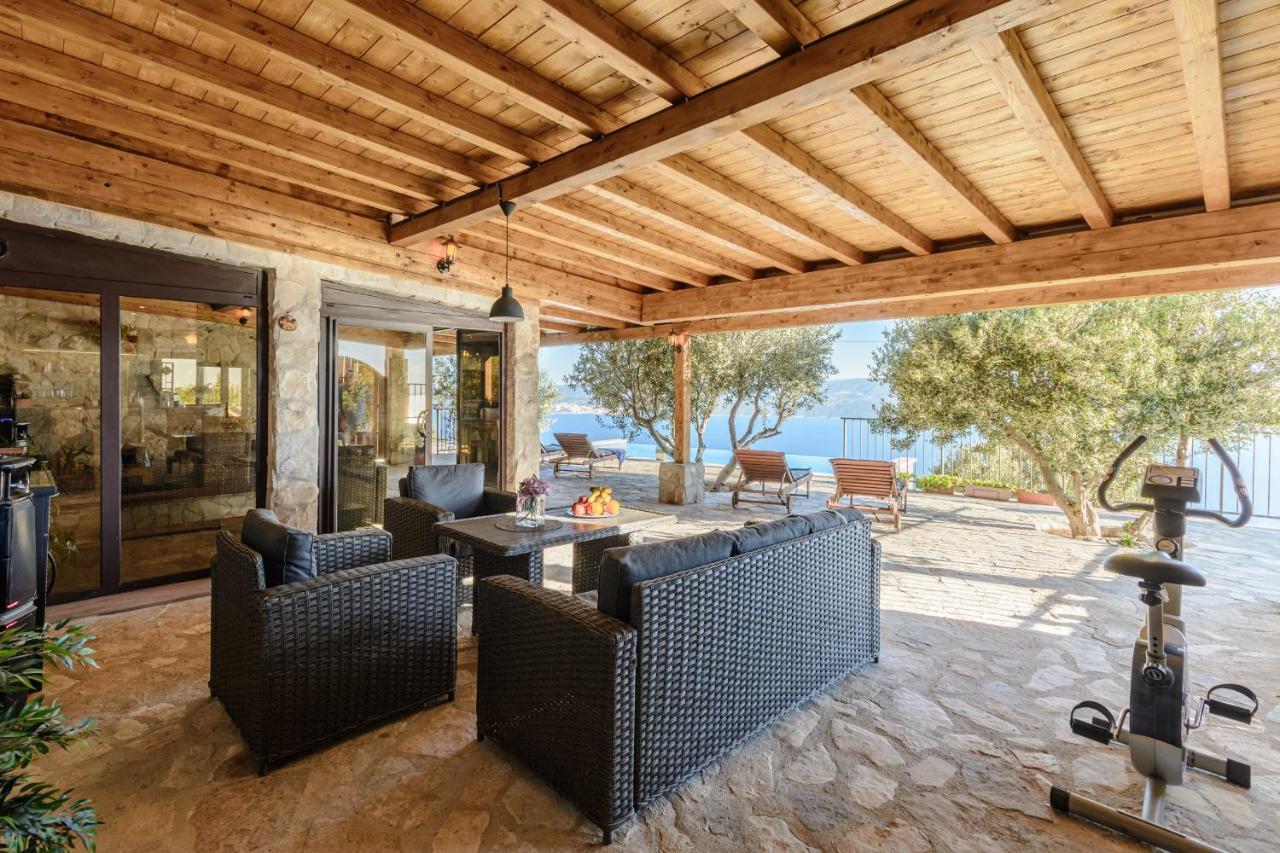 אומיס Villa Secluded Paradise מראה חיצוני תמונה